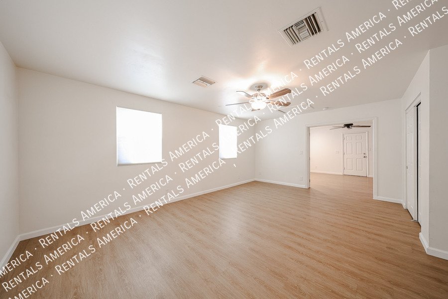 Remodeled South Scottsdale Home  4 Bedroom 2 Bath Home property image