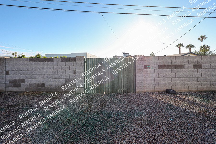 Remodeled South Scottsdale Home  4 Bedroom 2 Bath Home property image