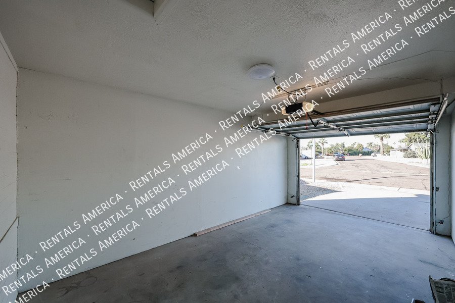 Remodeled South Scottsdale Home  4 Bedroom 2 Bath Home property image