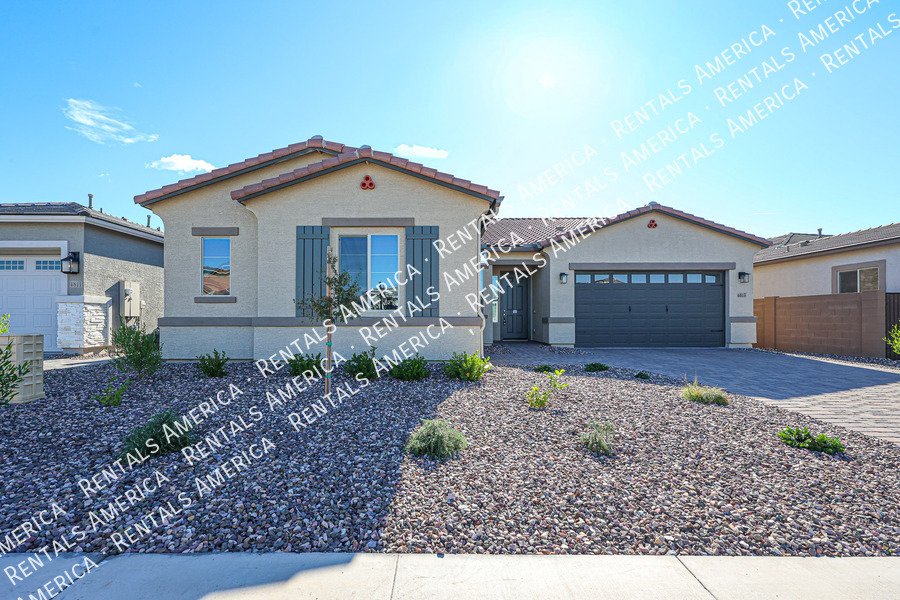Gorgeous 3 bed / 2.5 bath centrally located in the Valley of the sun! property image