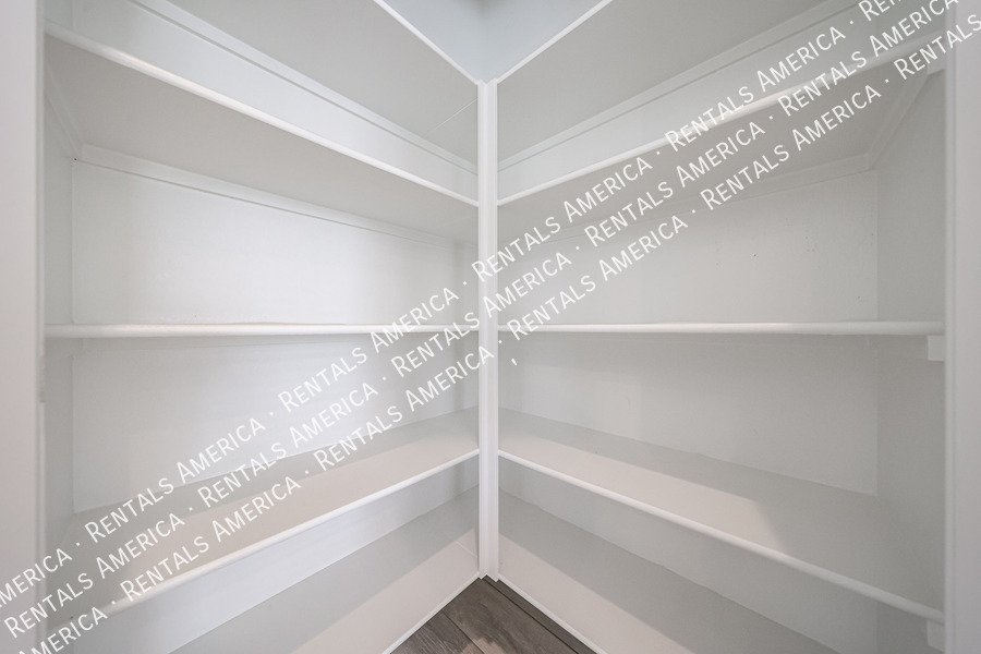 Gorgeous 3 bed / 2.5 bath centrally located in the Valley of the sun! property image