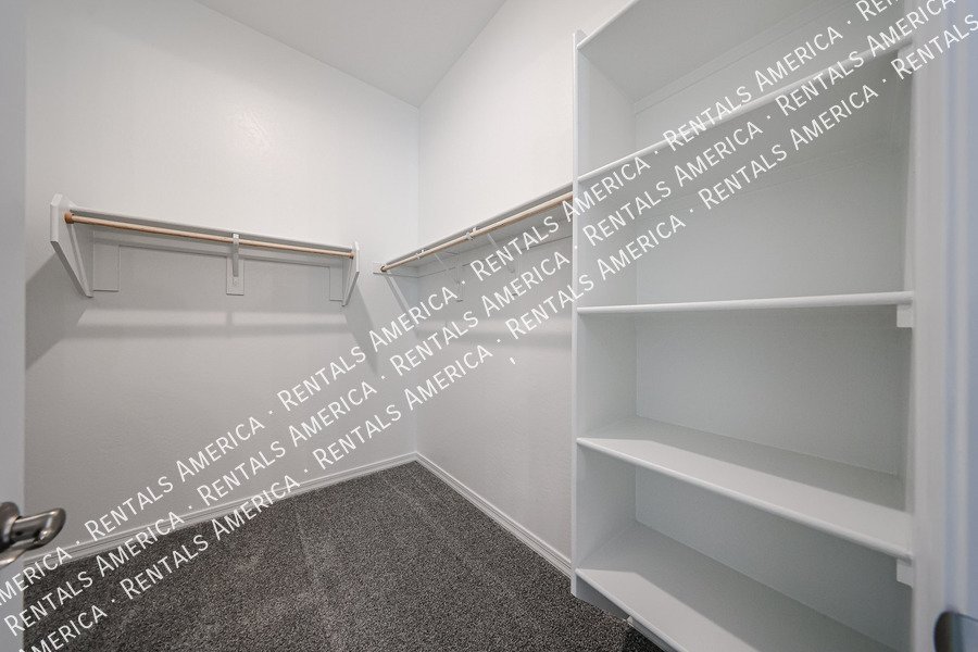 Gorgeous 3 bed / 2.5 bath centrally located in the Valley of the sun! property image