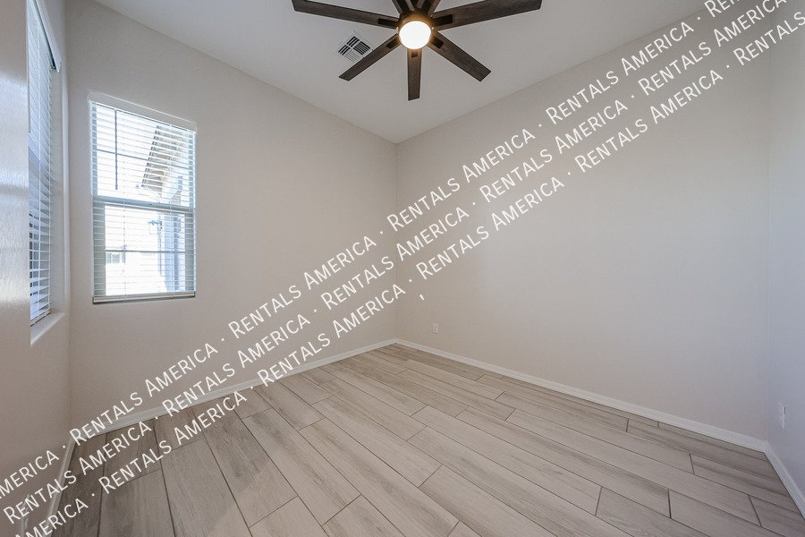 Gorgeous 3 bed / 2.5 bath centrally located in the Valley of the sun! property image