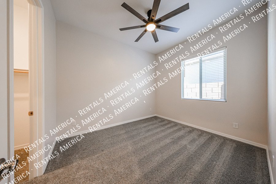 Gorgeous 3 bed / 2.5 bath centrally located in the Valley of the sun! property image