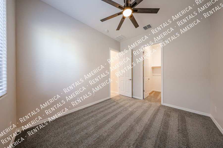 Gorgeous 3 bed / 2.5 bath centrally located in the Valley of the sun! property image