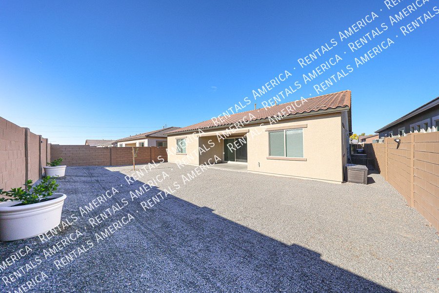 Gorgeous 3 bed / 2.5 bath centrally located in the Valley of the sun! property image
