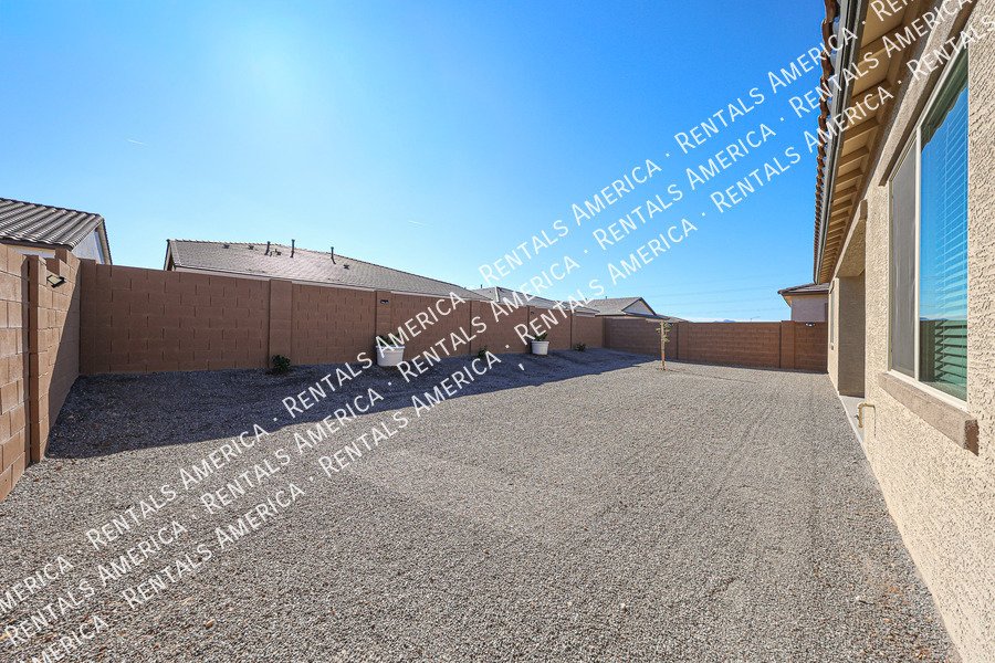 Gorgeous 3 bed / 2.5 bath centrally located in the Valley of the sun! property image