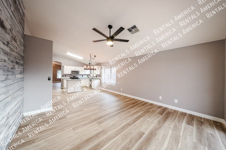 133 W Muriel Dr property image