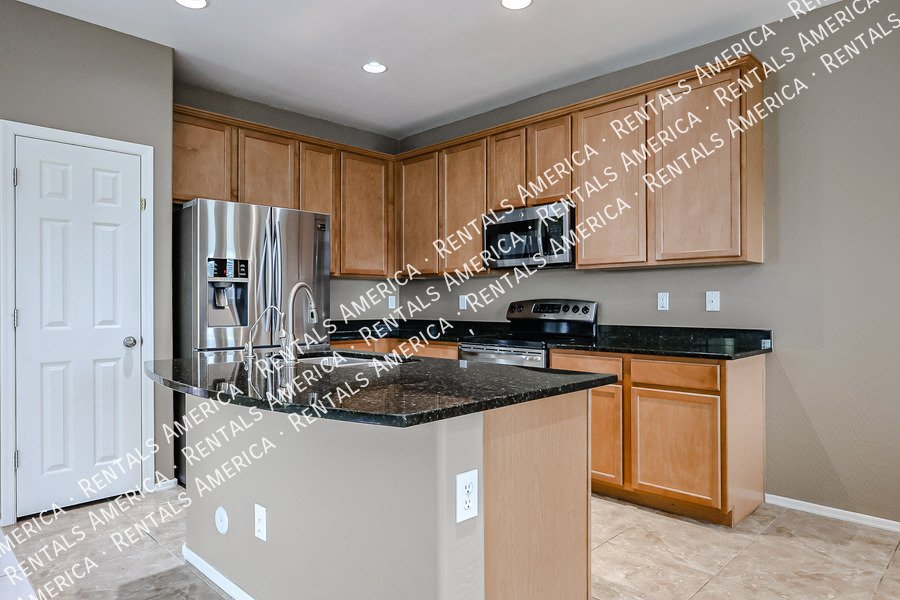 4 Bedroom 2 Bathroom Home in Maricopa property image