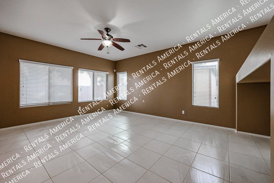 4 Bedroom 2 Bathroom Home in Maricopa property image
