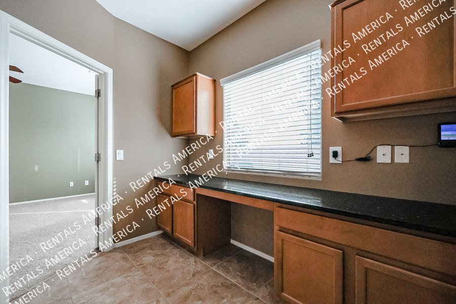 4 Bedroom 2 Bathroom Home in Maricopa property image