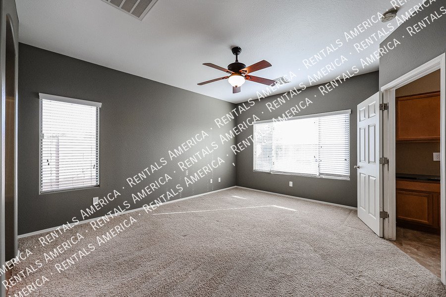 4 Bedroom 2 Bathroom Home in Maricopa property image