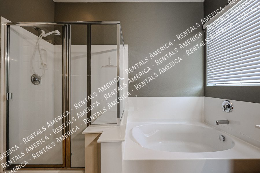 4 Bedroom 2 Bathroom Home in Maricopa property image