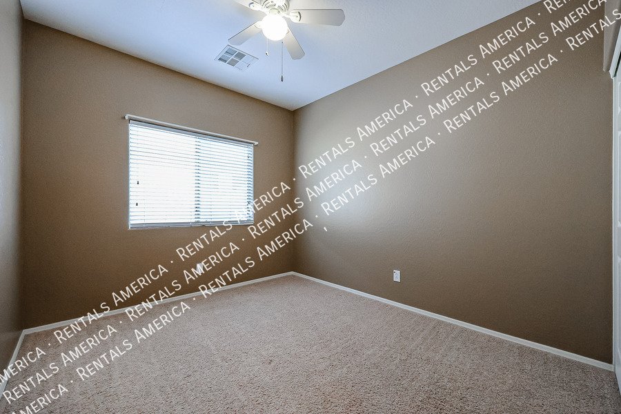 4 Bedroom 2 Bathroom Home in Maricopa property image