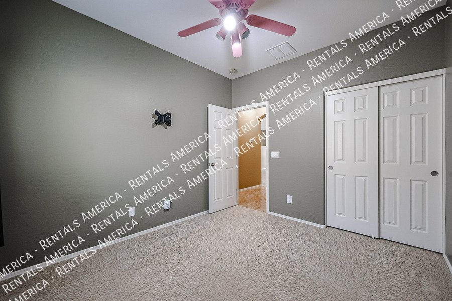 4 Bedroom 2 Bathroom Home in Maricopa property image