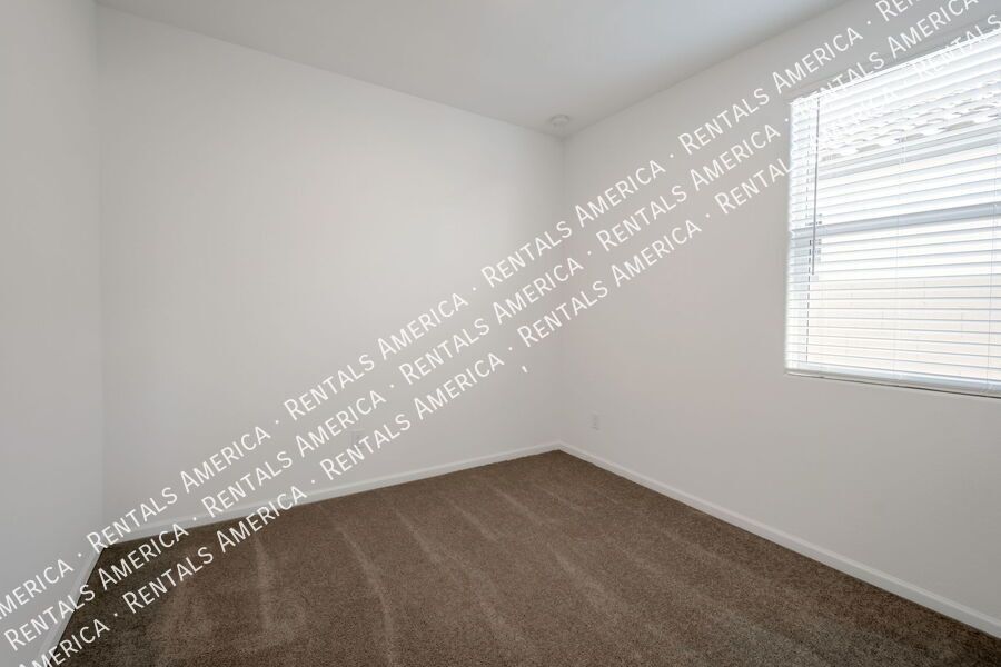 Beautiful and Bright New Home in the Bella Vista Farms Community! property image