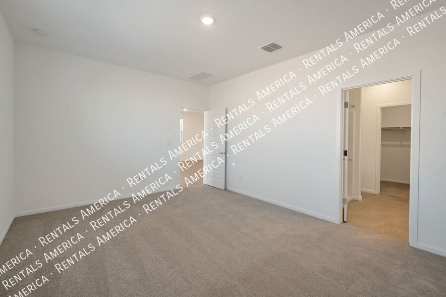 Beautiful and Bright New Home in the Bella Vista Farms Community! property image