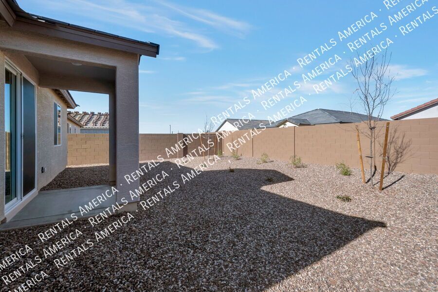 Beautiful and Bright New Home in the Bella Vista Farms Community! property image