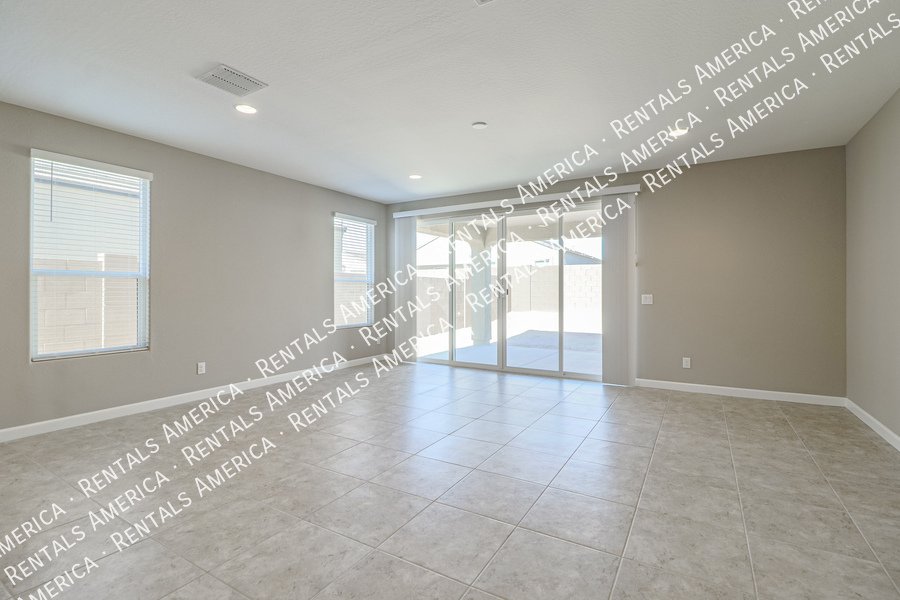 Brand NEW 3 Bd/2 Ba +Den In Anthem At Merrill Ranch of Florence!!! property image