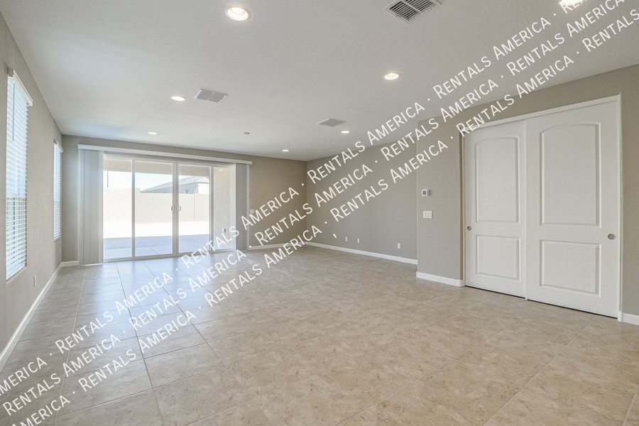 Brand NEW 3 Bd/2 Ba +Den In Anthem At Merrill Ranch of Florence!!! property image