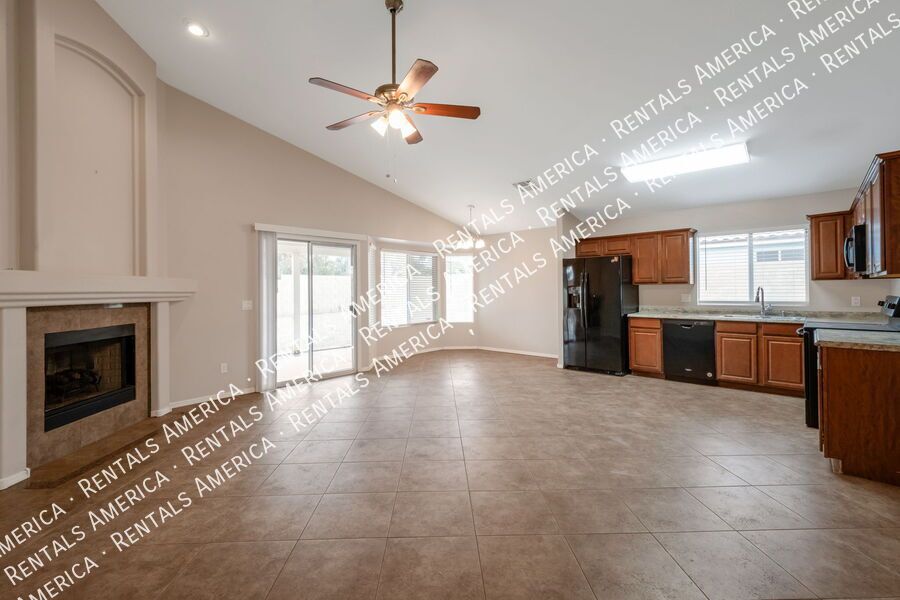 3 bed with Den BR IN SUN VALLEY VIEW property image