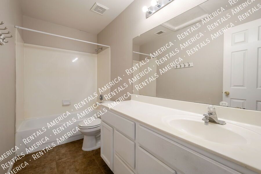 3 bed with Den BR IN SUN VALLEY VIEW property image