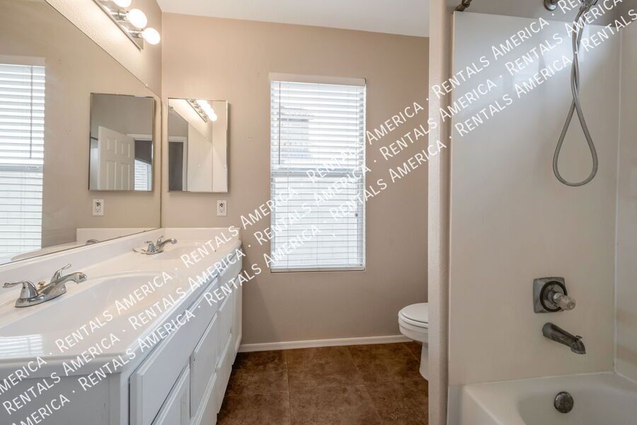 3 bed with Den BR IN SUN VALLEY VIEW property image