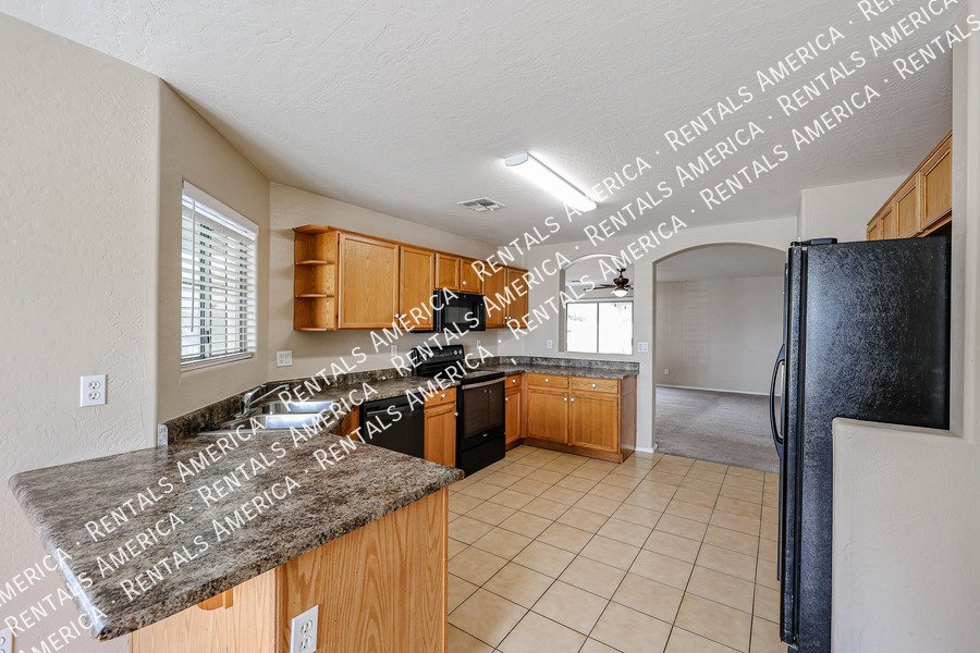 Large 4bed 2bath in Silverthorn Estates $300 off M/I Feb 1st!! property image