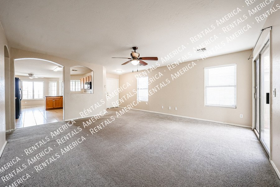 Large 4bed 2bath in Silverthorn Estates $300 off M/I Feb 1st!! property image