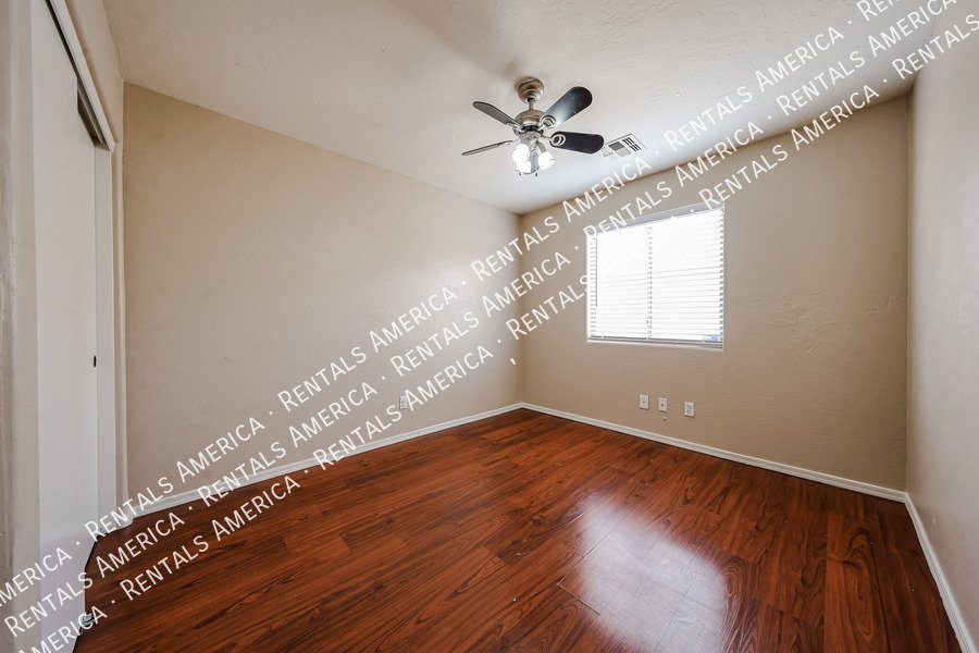 Large 4bed 2bath in Silverthorn Estates $300 off M/I Feb 1st!! property image