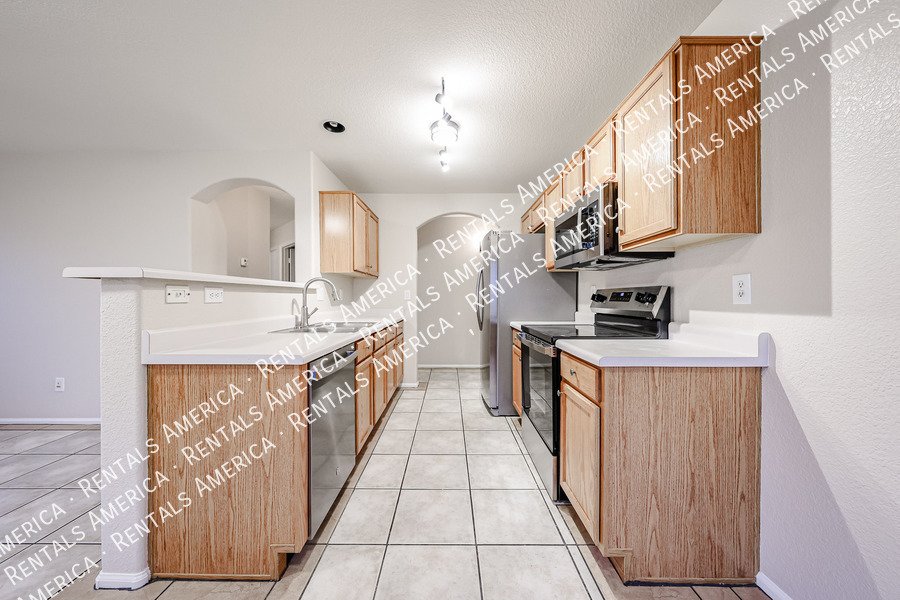 42610 W Michaels Dr property image