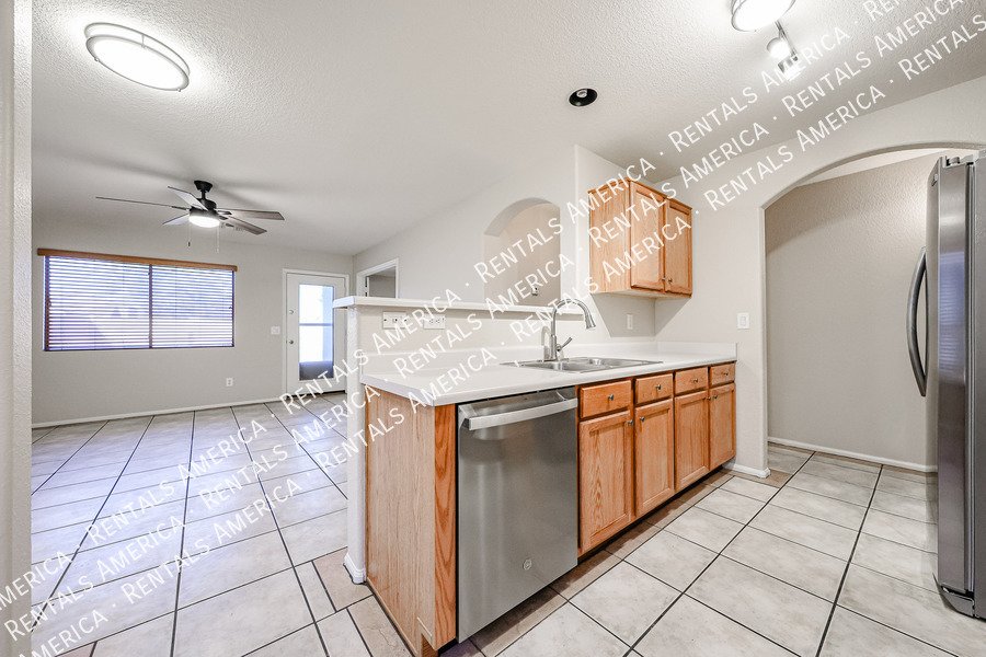 42610 W Michaels Dr property image