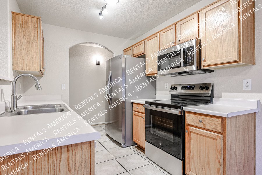 42610 W Michaels Dr property image