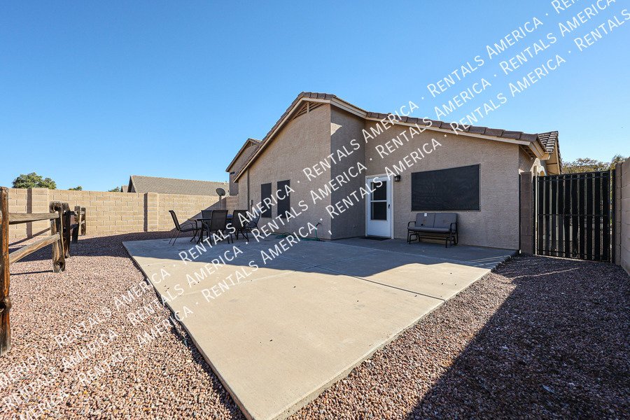 42610 W Michaels Dr property image