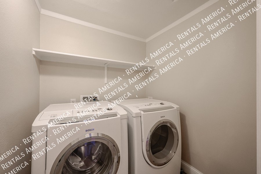 1701 E Colter St property image