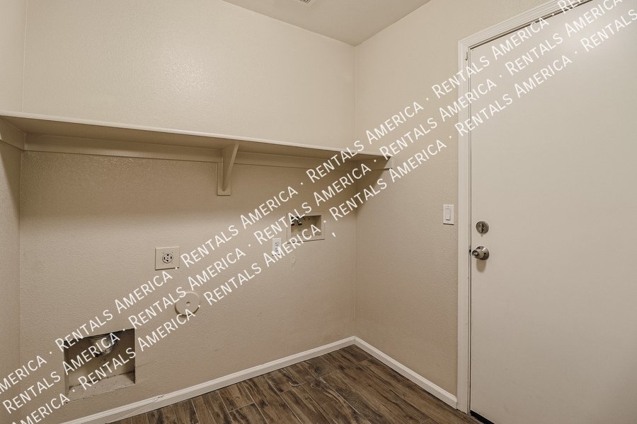 Beautiful 4/2.5 Home in Wigwam North ~ Move in Ready NOW! property image