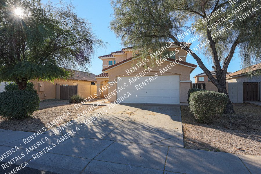 MOVE IN READY 4 BEDROOM WITH A LOFT property image