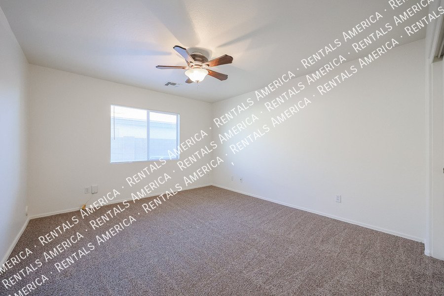 MOVE IN READY 4 BEDROOM WITH A LOFT property image