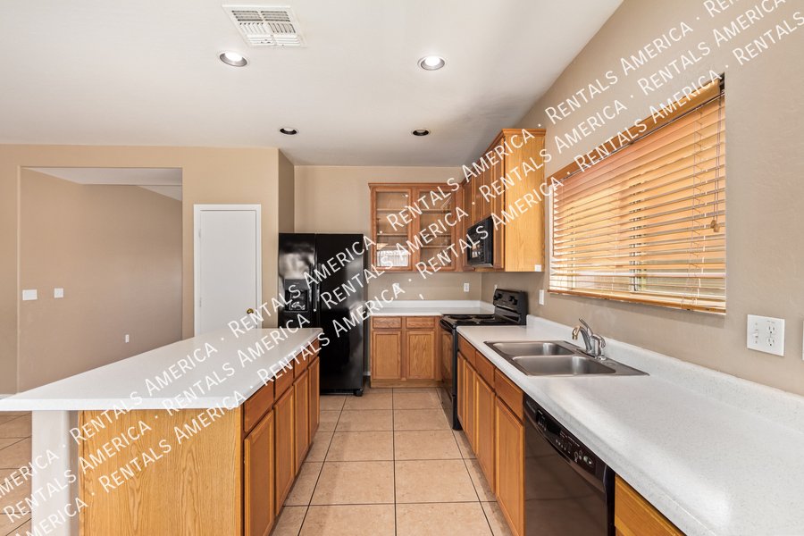 Move In Special- Single Level 3bed Plus Den, 2 Bath Home property image