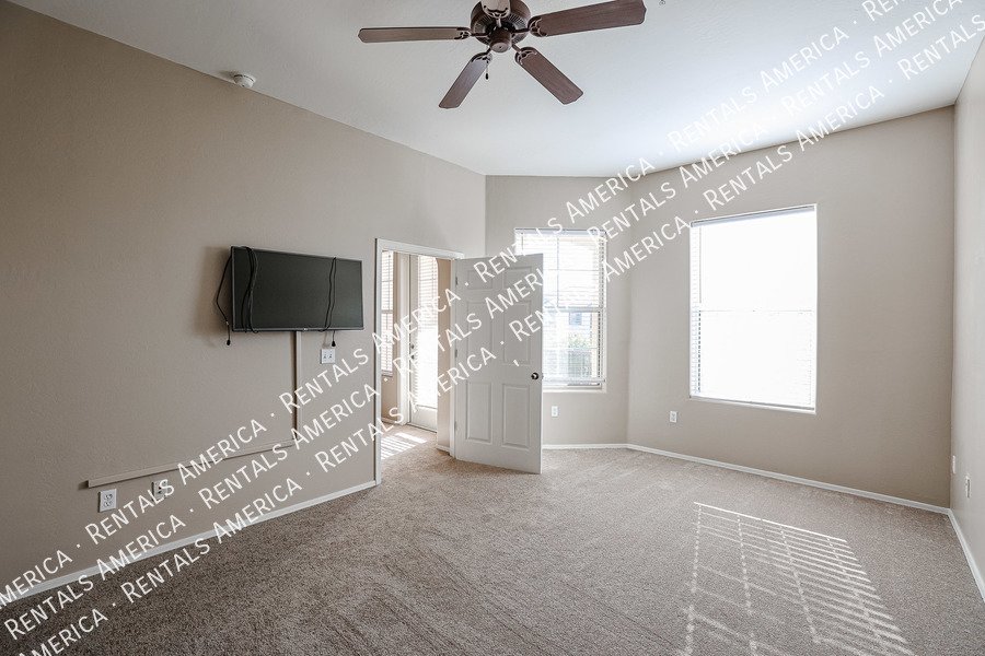 Available! Upscale 2 Bedroom Condo Gated Community property image