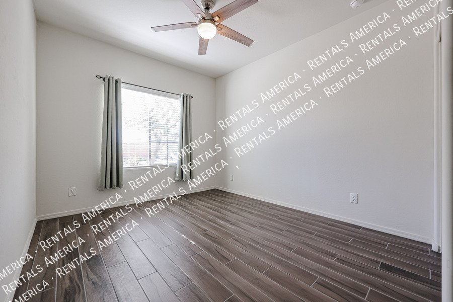 MI SPECIAL! Spacious 2BD 2BA home in Buckeye! property image