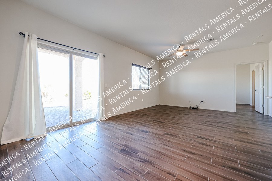 MI SPECIAL! Spacious 2BD 2BA home in Buckeye! property image