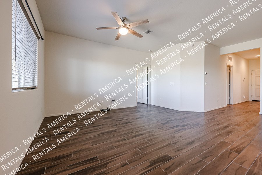 MI SPECIAL! Spacious 2BD 2BA home in Buckeye! property image