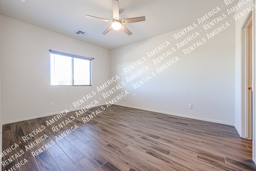 MI SPECIAL! Spacious 2BD 2BA home in Buckeye! property image