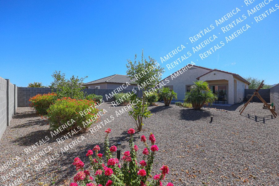 MI SPECIAL! Spacious 2BD 2BA home in Buckeye! property image