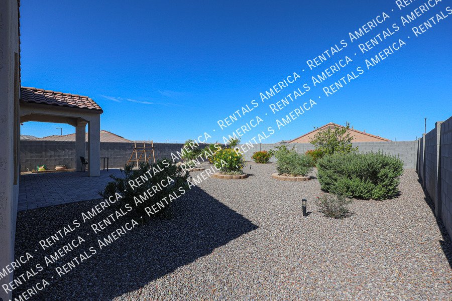 MI SPECIAL! Spacious 2BD 2BA home in Buckeye! property image