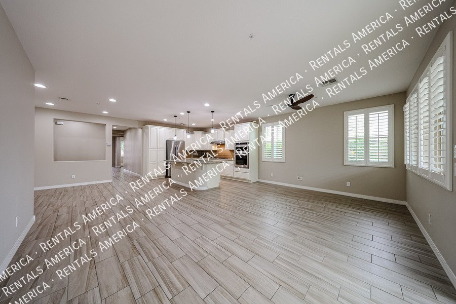 Available! 3 bed 2bath home! Corner lot! property image