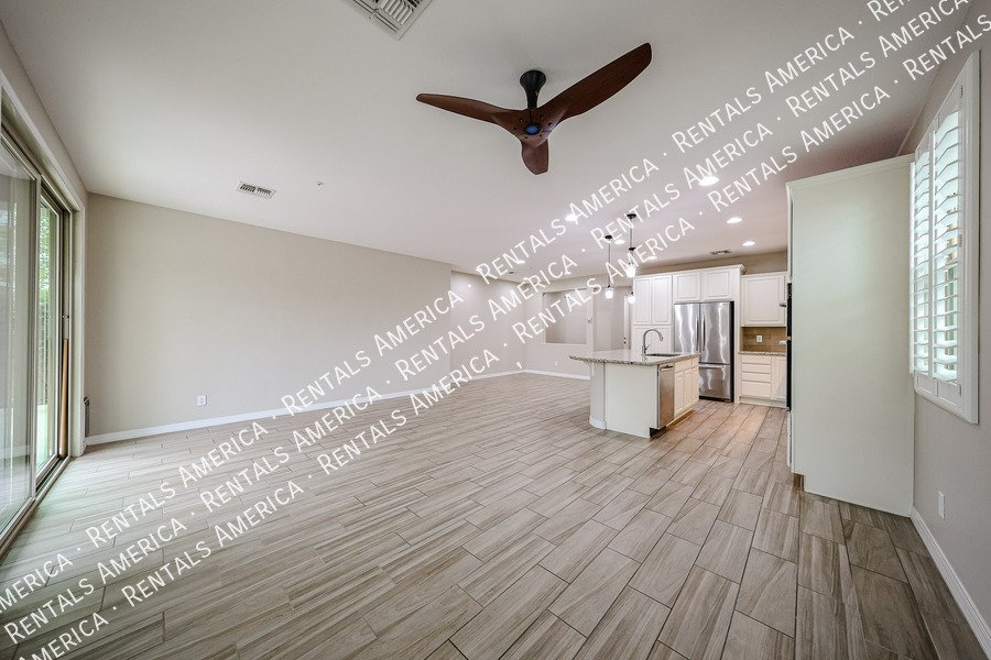 Available! 3 bed 2bath home! Corner lot! property image