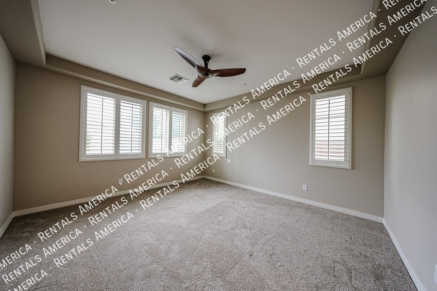 Available! 3 bed 2bath home! Corner lot! property image