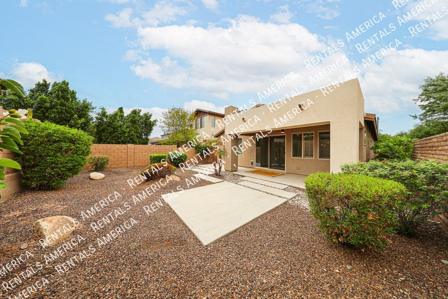 Available! 3 bed 2bath home! Corner lot! property image